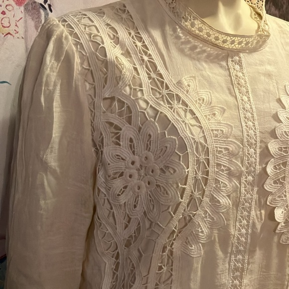 Pretty cream dress. - Picture 4 of 5